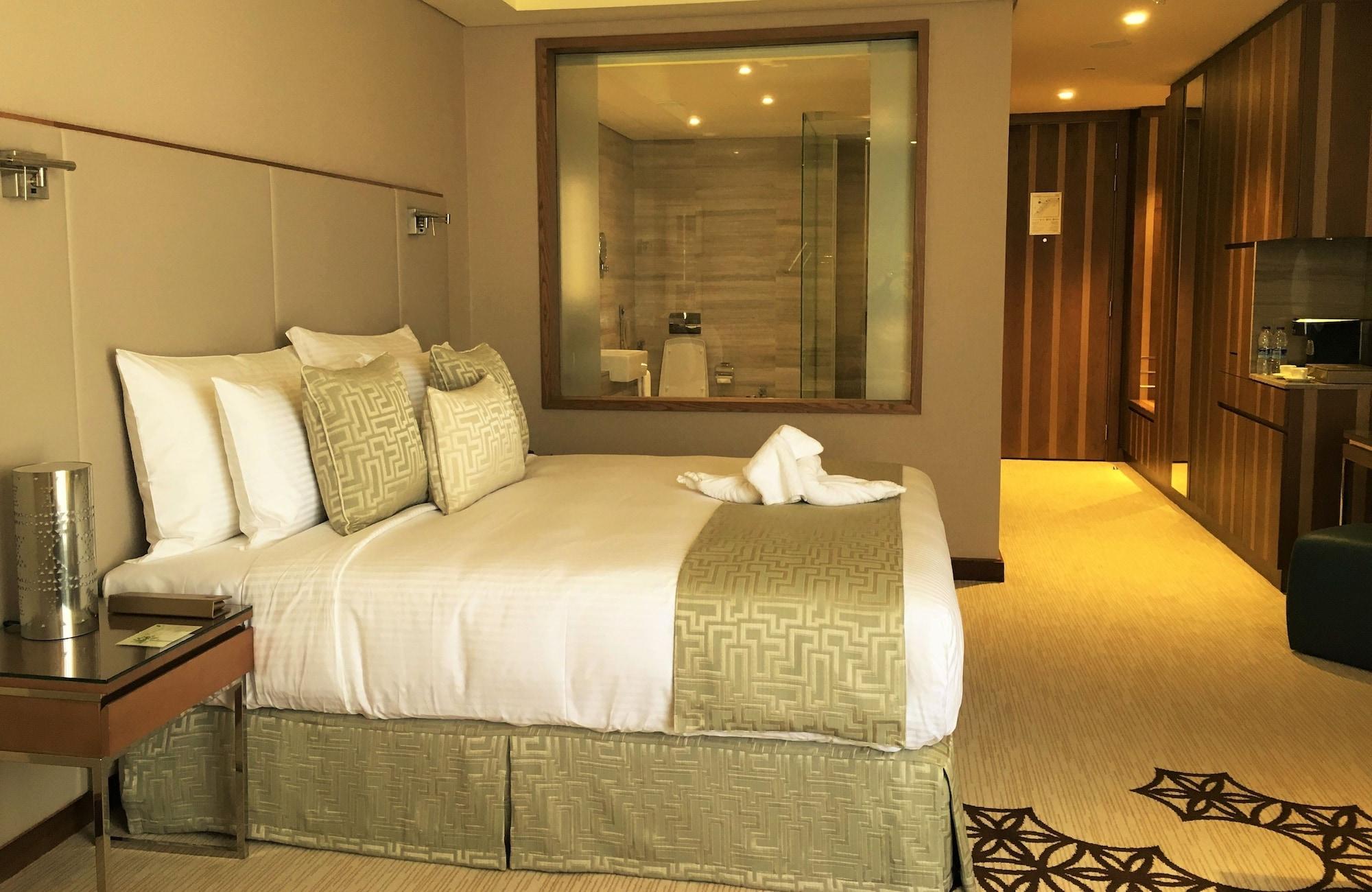 Hotel Grand Millennium Maskat Zewnętrze zdjęcie A bedroom at the hotel