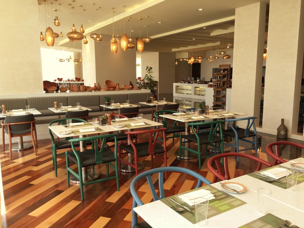 Hotel Grand Millennium Maskat Zewnętrze zdjęcie Restaurant interior