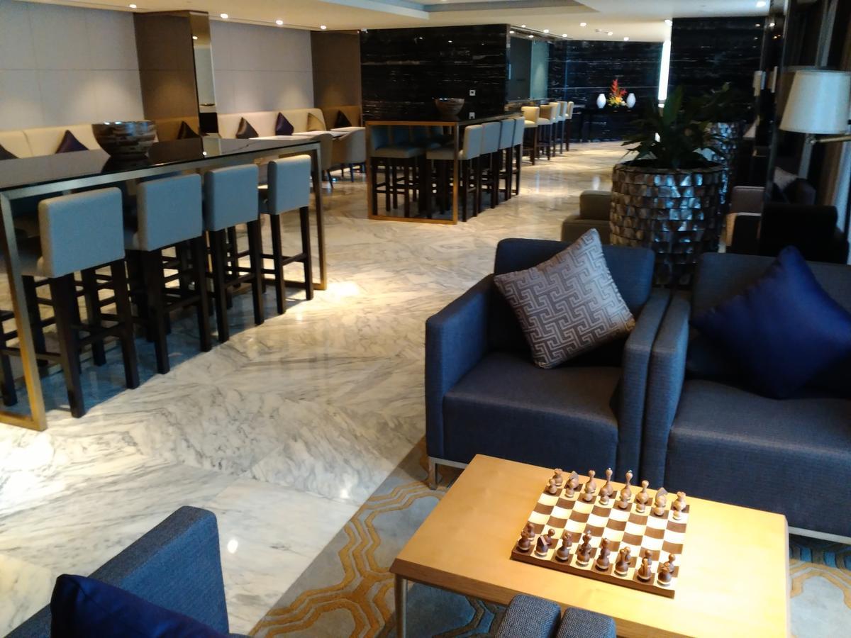 Hotel Grand Millennium Maskat Zewnętrze zdjęcie The lounge at the airport