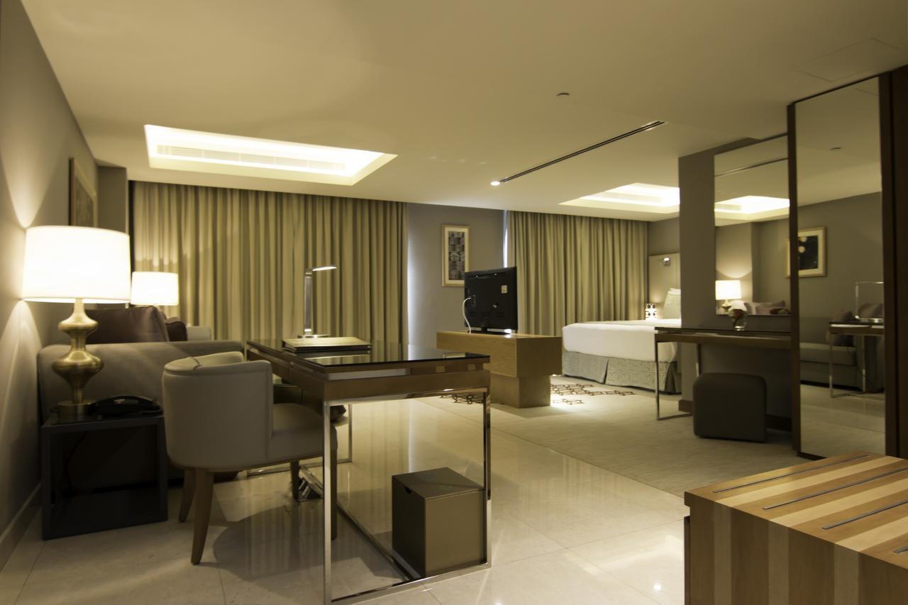Hotel Grand Millennium Maskat Zewnętrze zdjęcie A suite at the hotel